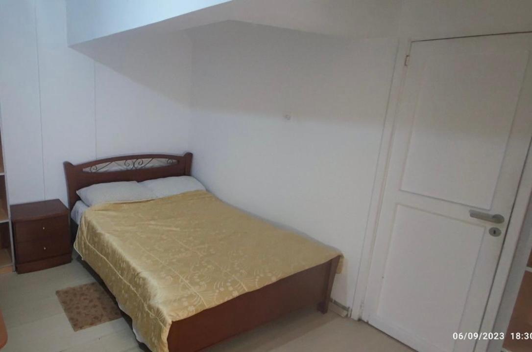 Private Bedroom Paphos Central ภายนอก รูปภาพ