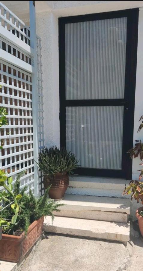 Private Bedroom Paphos Central ภายนอก รูปภาพ